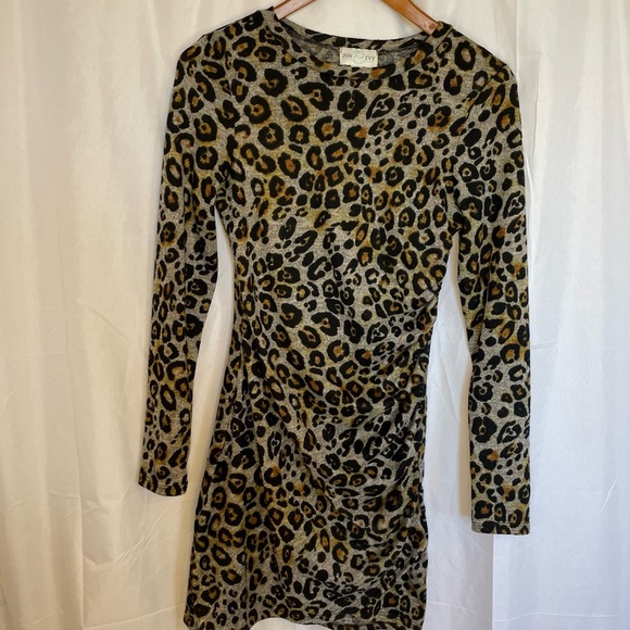 JUN & IVY Women’s Leopard Print Bodycon Long Sleeve Mini Dress Size Medium - Picture 2 of 13